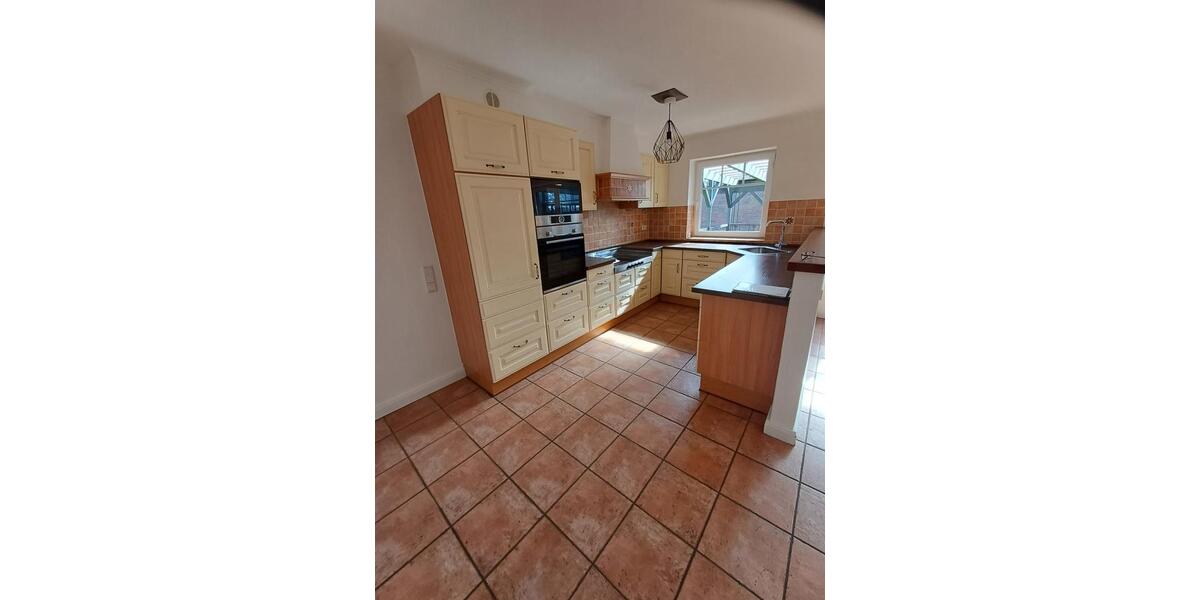 Erdgeschoßwohnung Ladelund - 4 Zimmer, 140 m&sup2;, 980&euro; | Angebot:25855397