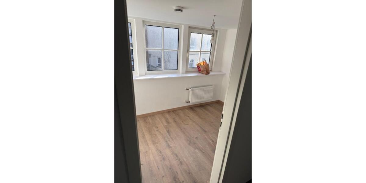 Etagenwohnung Flensburg - 6 Zimmer, 140 m&sup2;, 1.300&euro; | Angebot:25545442